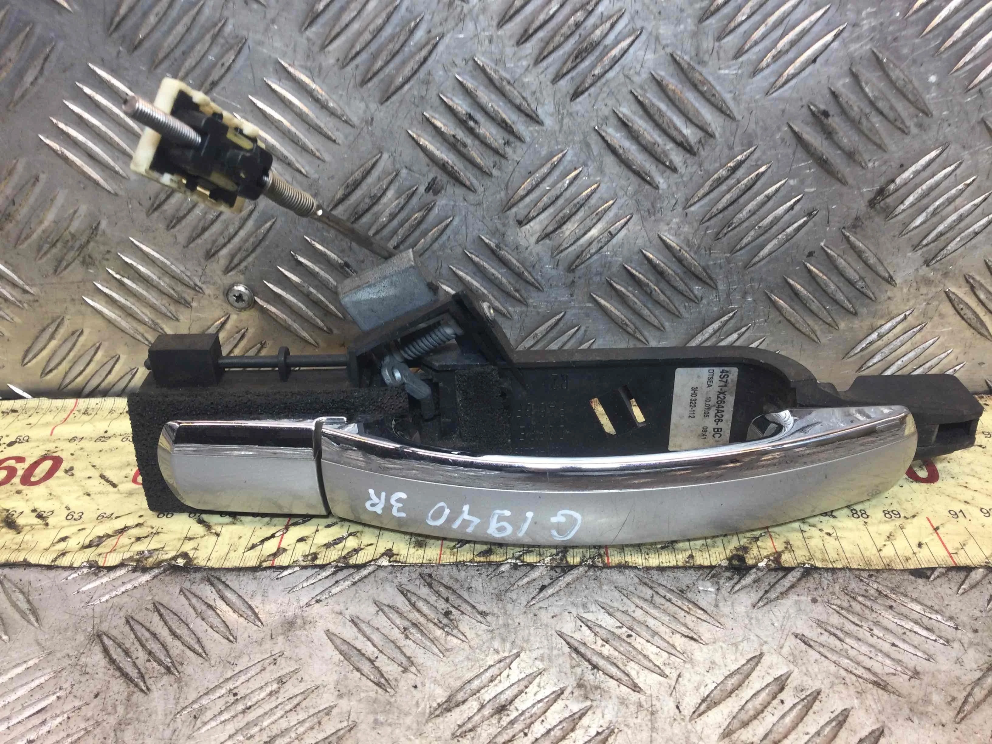 Ручка наружная задняя правая Ford Mondeo 3 поколение (2000-2003) бензин 2.0 i Механика Седан