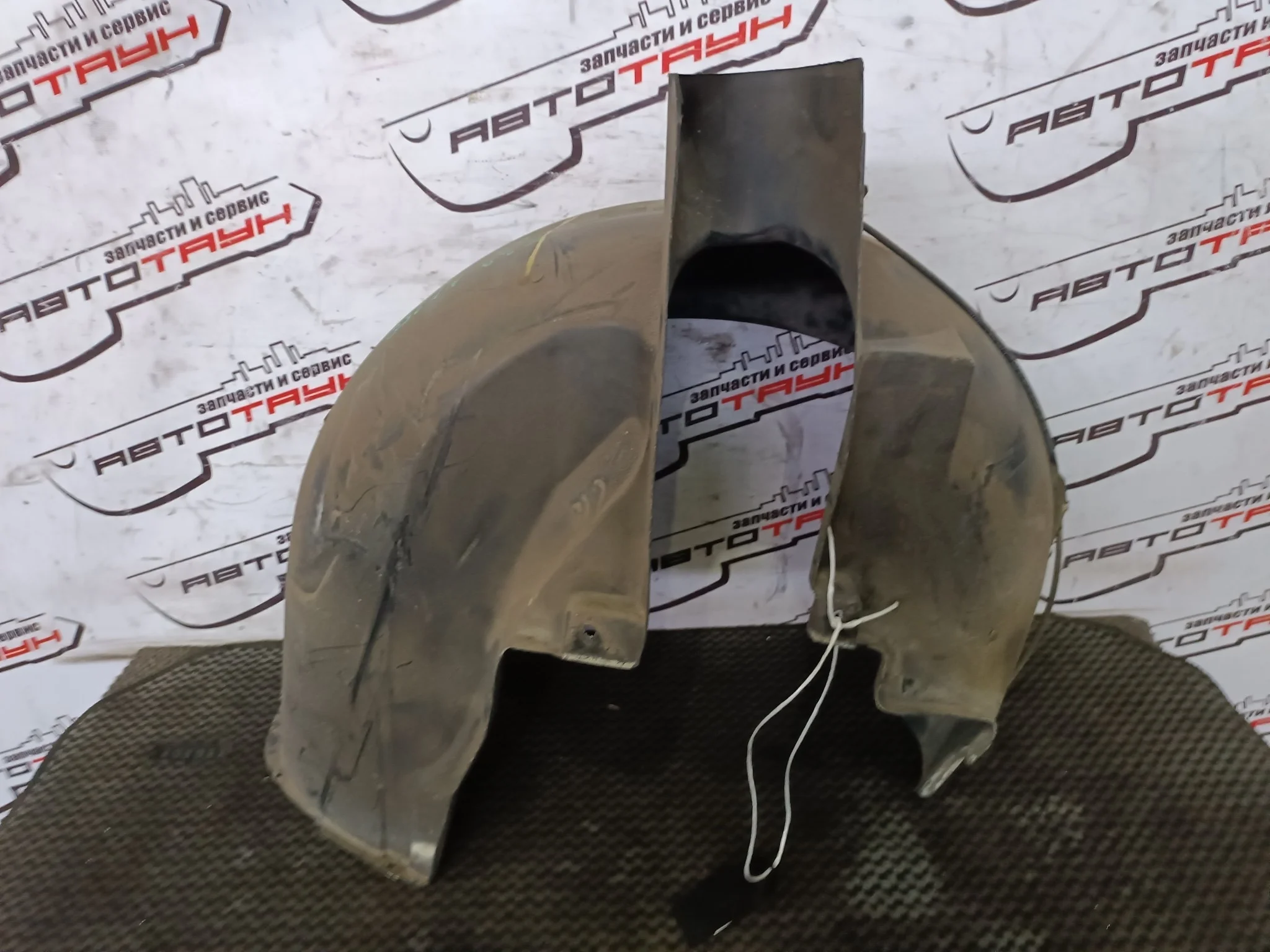 ПОДКРЫЛОК BMW ЗАД ПРАВО 51718172462