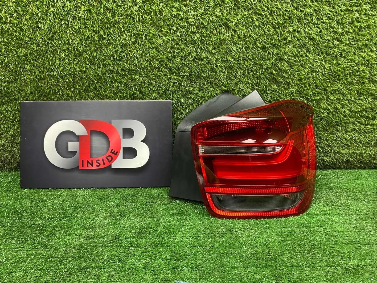 Фонарь BMW 1 series 22.09.2012 63217241544 F20 N13B16A, задний правый