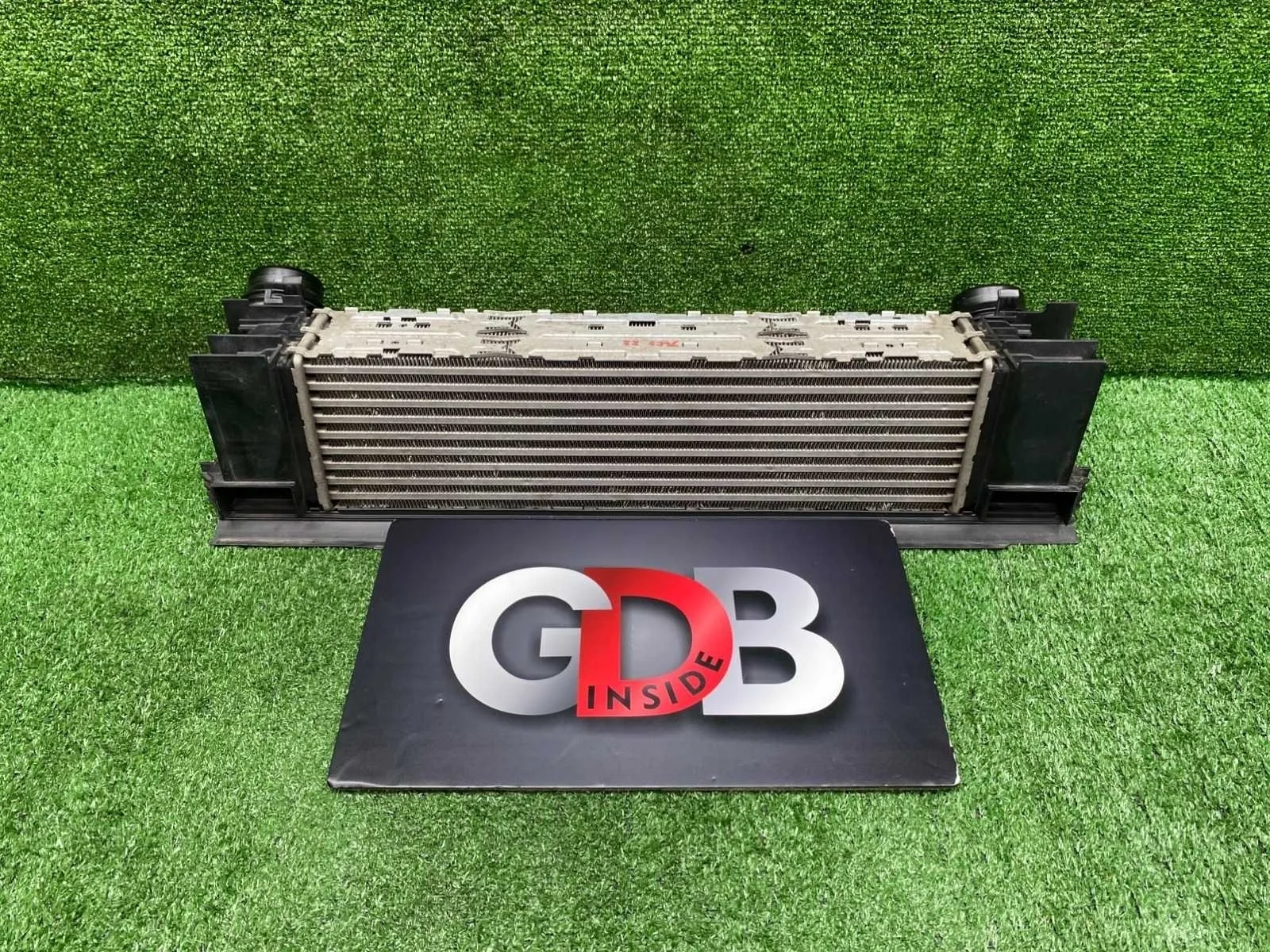 Интеркулер BMW 3 series 30.10.2015 17517600530 F30 N47D20C