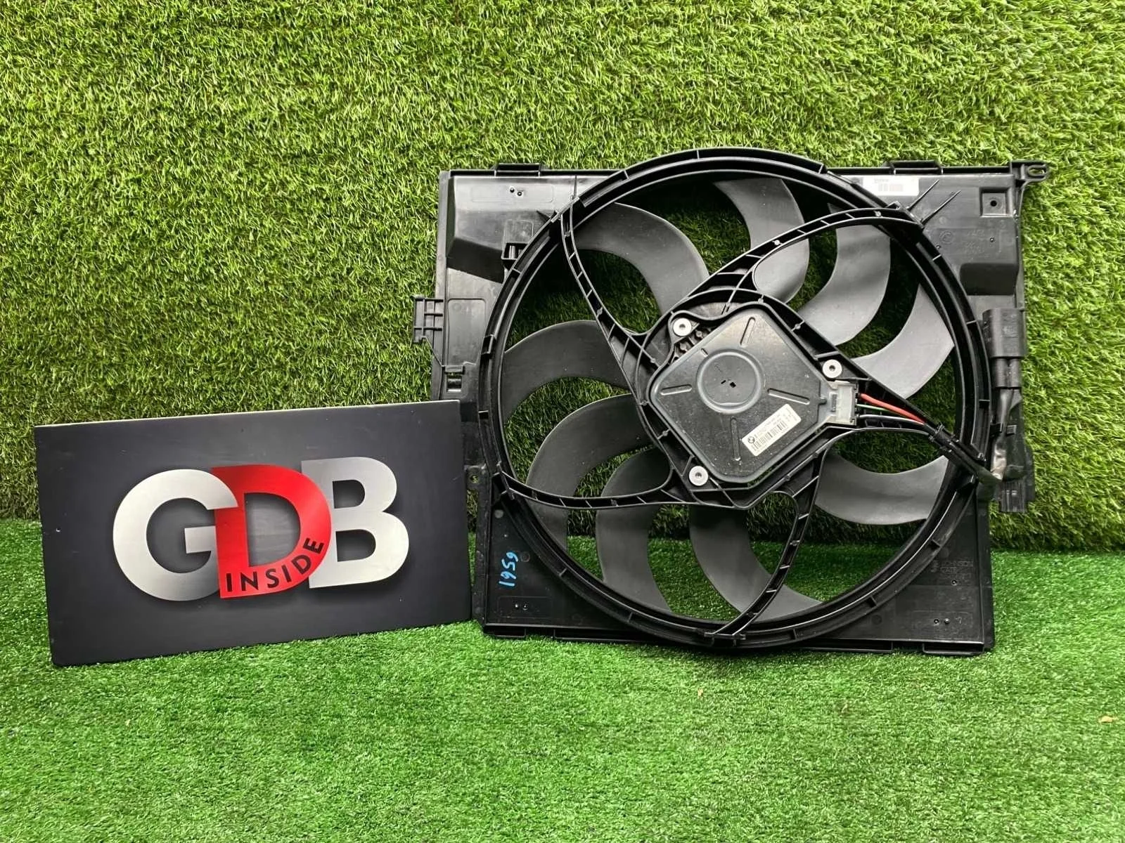 Вентилятор радиатора BMW 1 series 22.09.2012 17428641963 F20 N13B16A