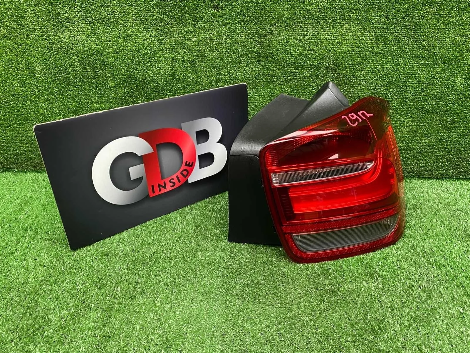 Фонарь BMW 1 series 24.04.2012 63217241544 F20 N13B16A, задний правый