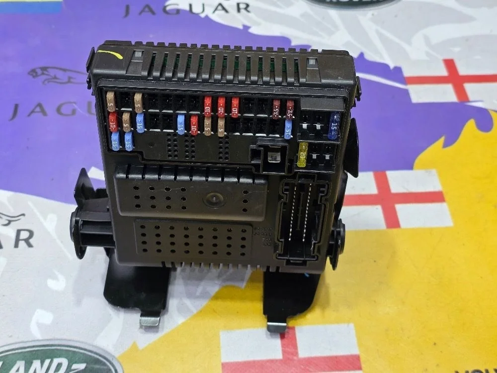 Блок предохранителей CEM L Volvo XC90 S60 30765149 XC90 I рестайлинг (2006—2014)