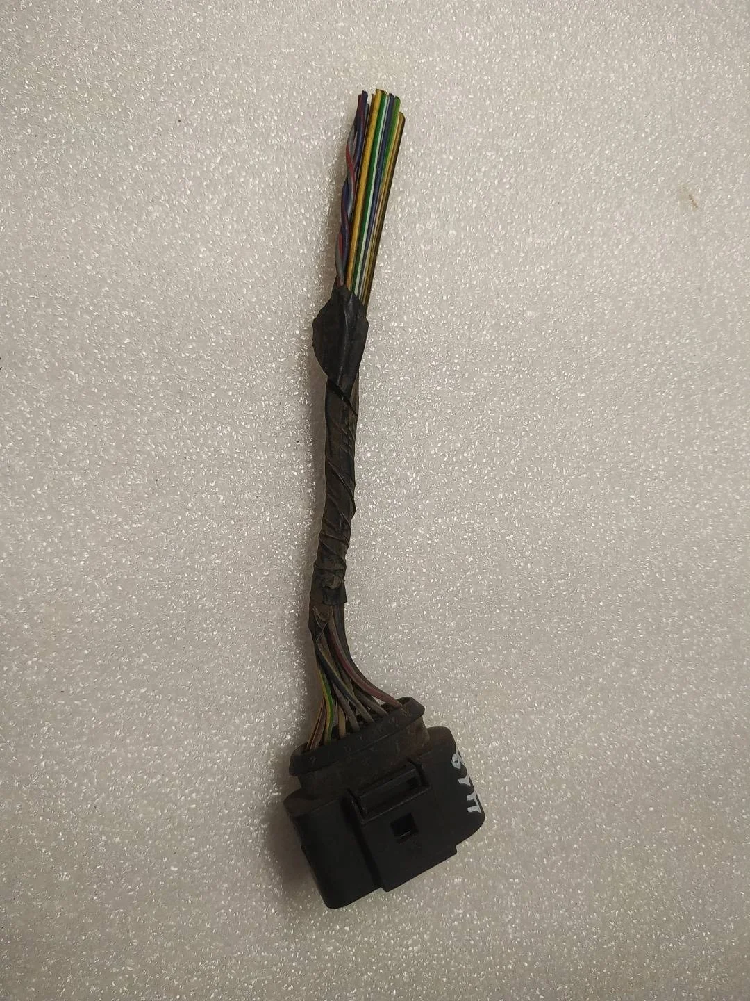 разъем (фишка) проводки Volkswagen Touareg 2 7P6