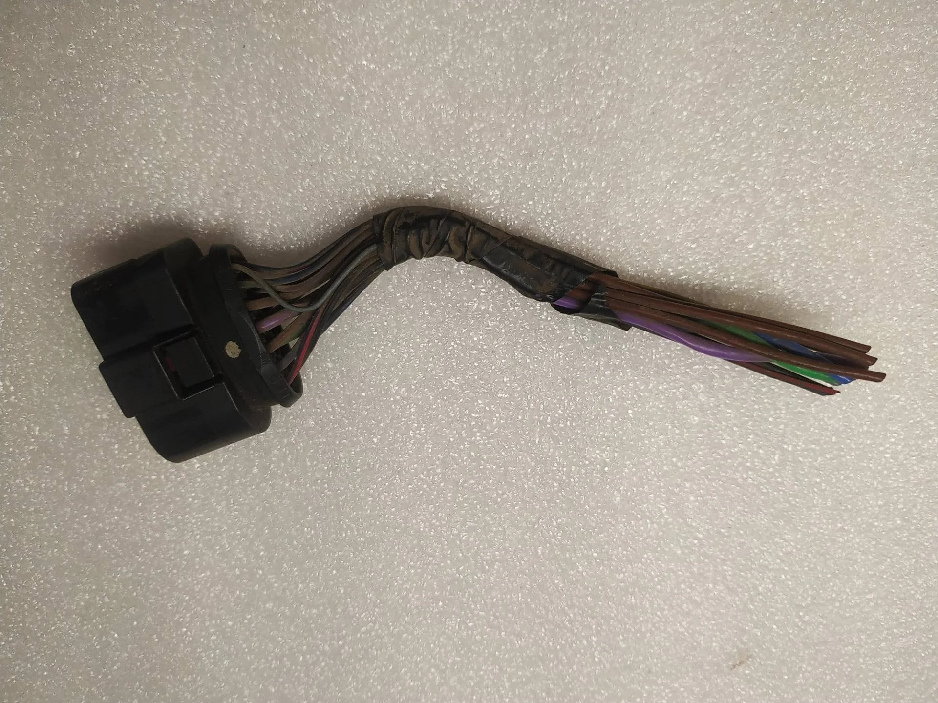 разъем (фишка) проводки Volkswagen Touareg 2 7P6