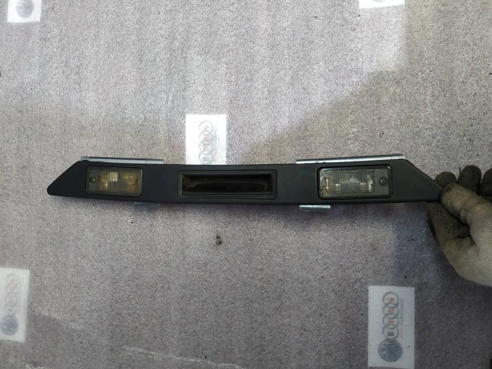 накладка крышки багажника Audi Q7  2008