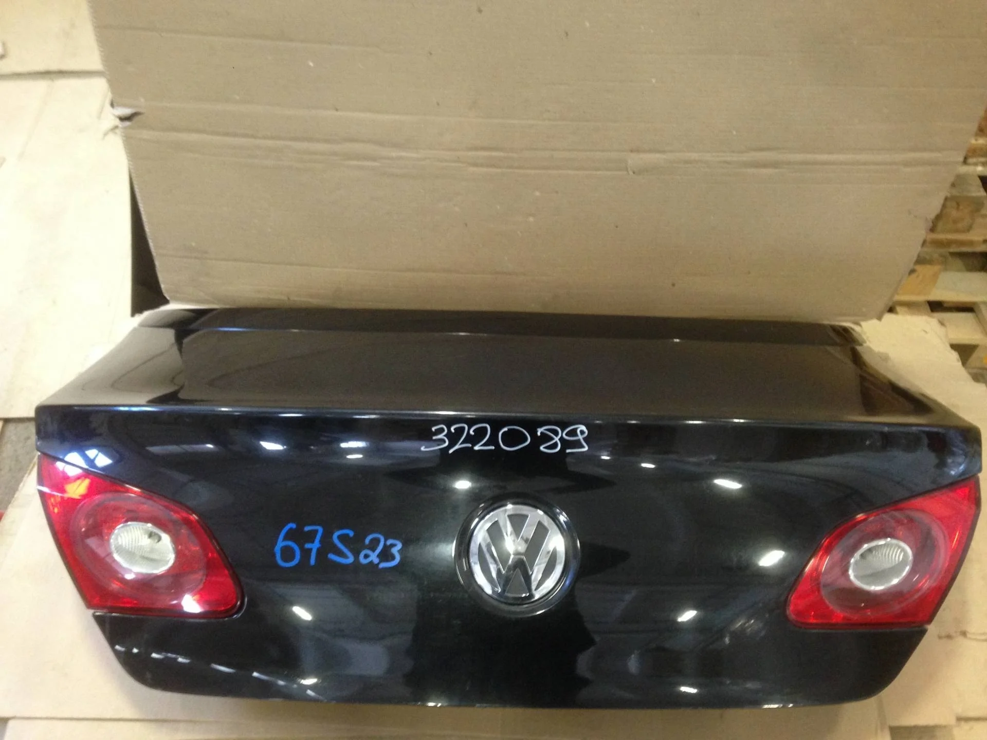 крышка багажника Volkswagen Passat CC 2008
