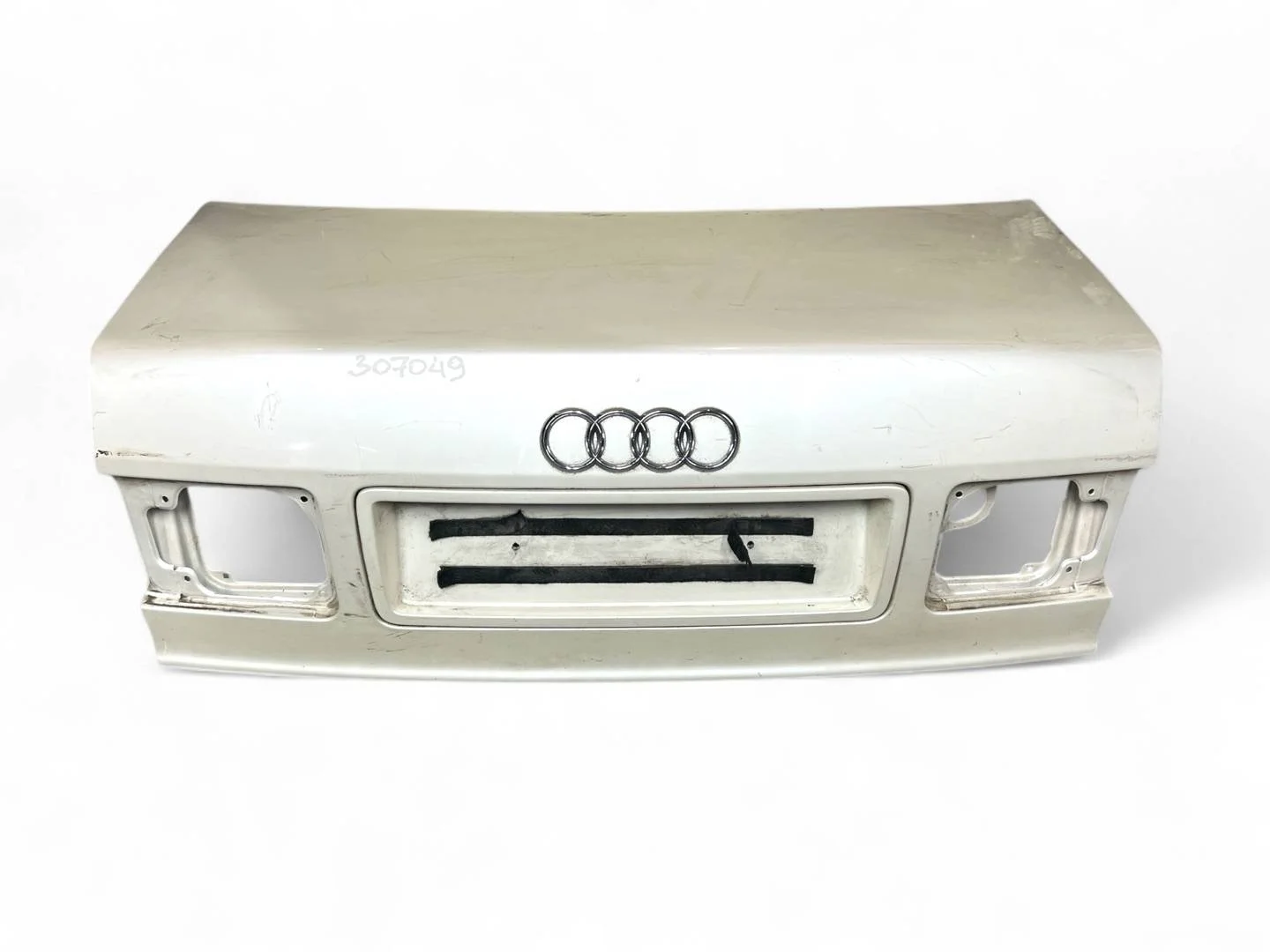 крышка багажника Audi A8 D2/4D  1998