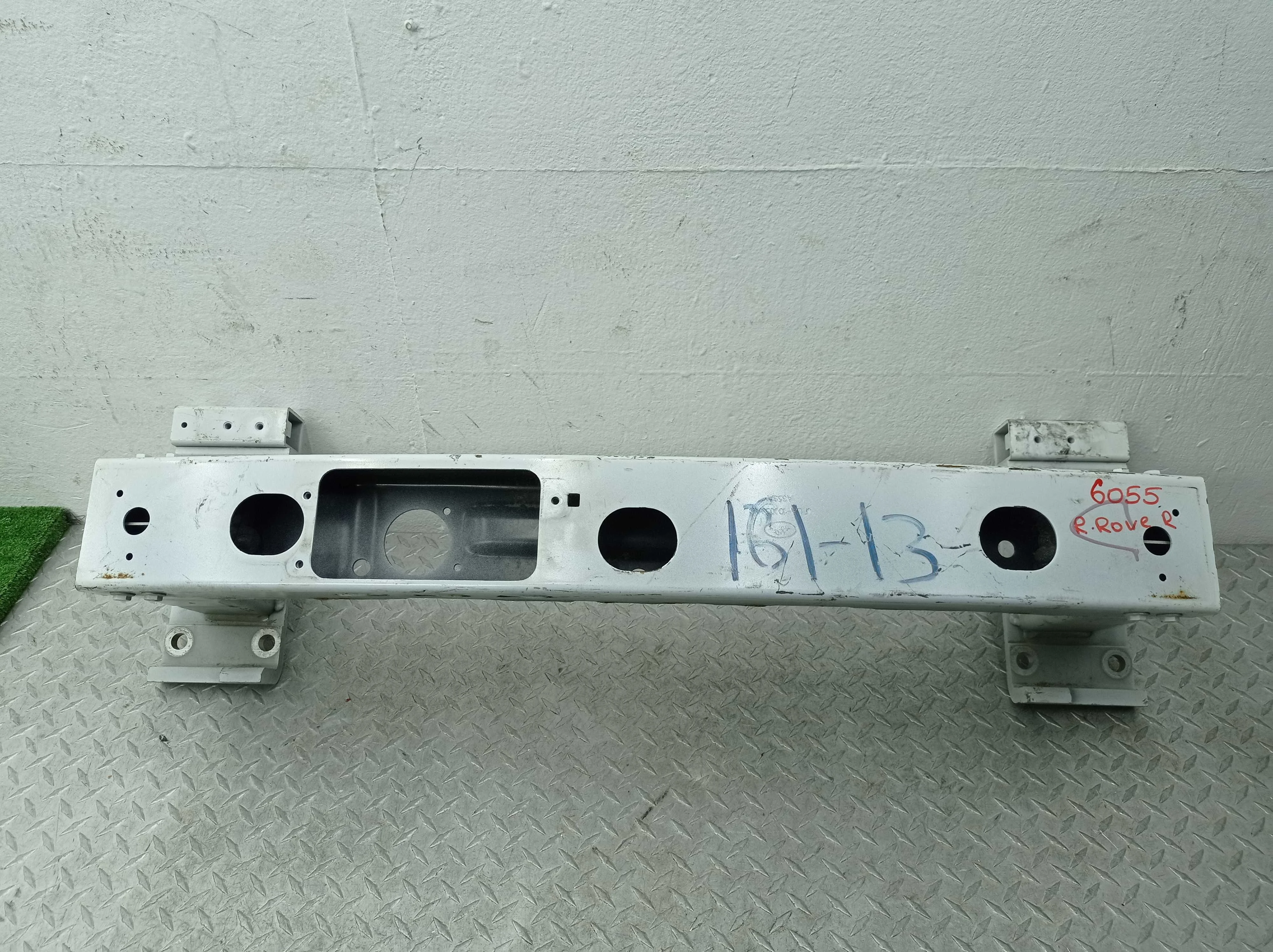 Усилитель бампера передний Land Rover Range Rover IV (LG,L405 рестайлинг) 2017 - 2022 бензин 5.0 Автомат