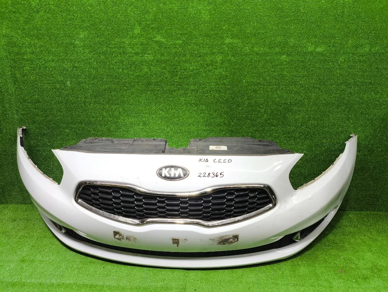 Бампер KIA CEED 2 2012- передний белый б/у CEED 2(2012-2018)