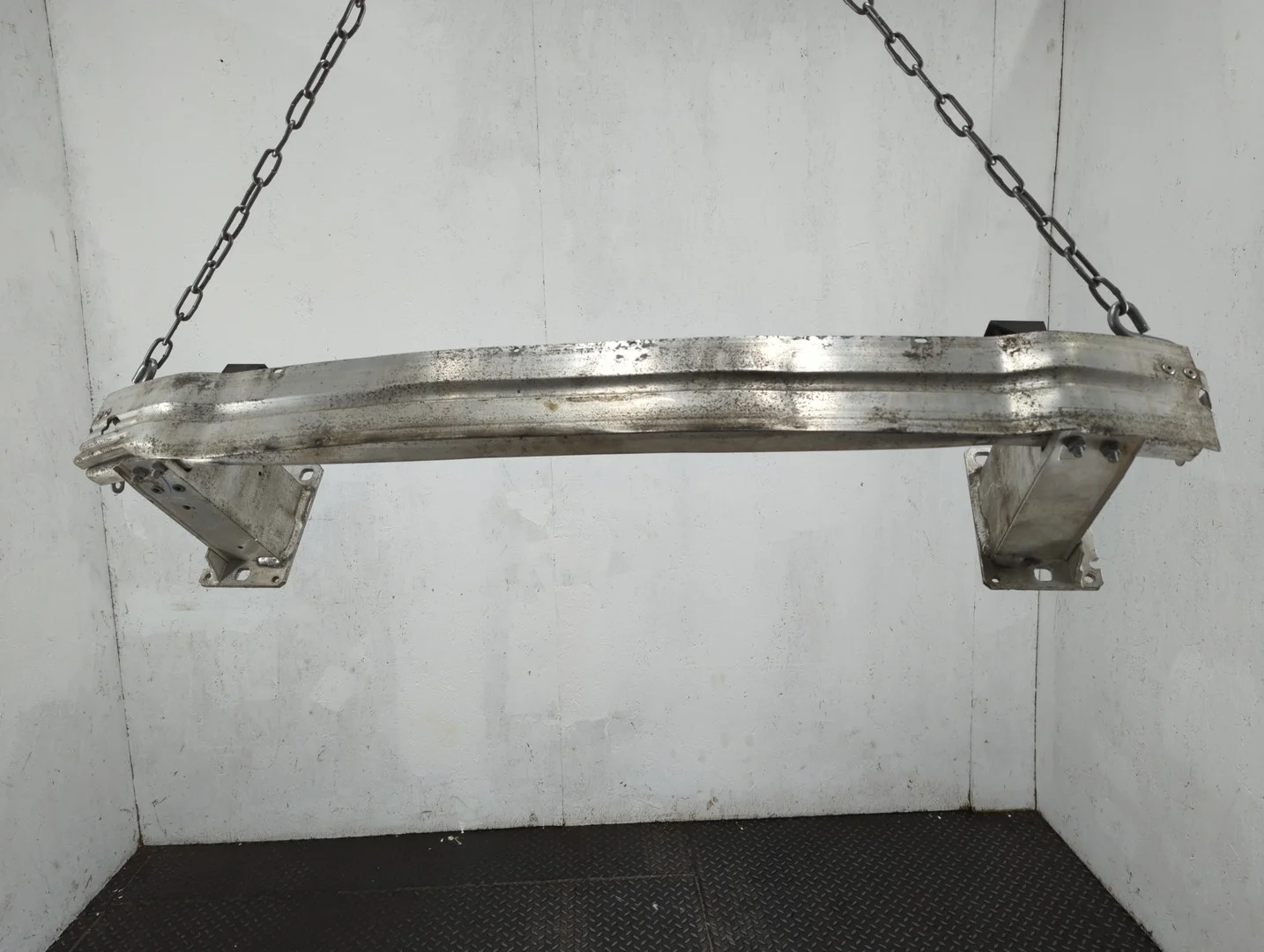 Усилитель бампера Audi Q5 2008-2017 КПП автомат 4х4 (АКПП) CNCE Бензин 2 л TSFI