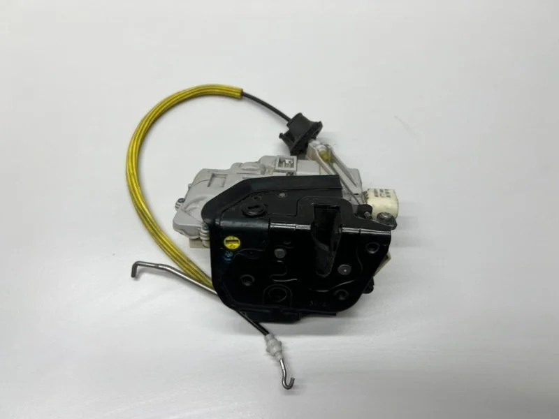 Замок двери задний левый Audi A6 C6 4F2 СЕДАН AUK