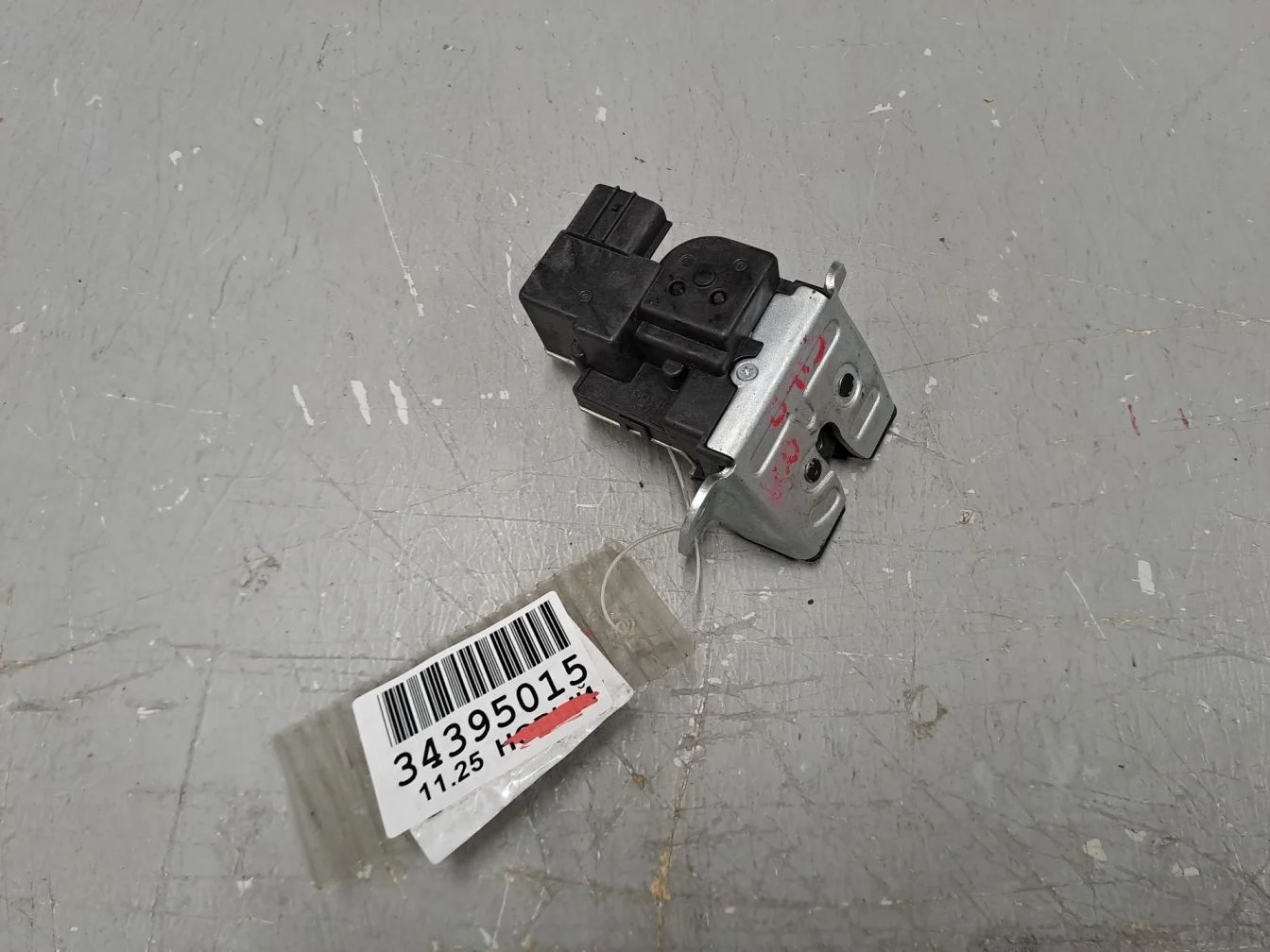 Замок двери багажника для Hyundai Solaris 2010-2017