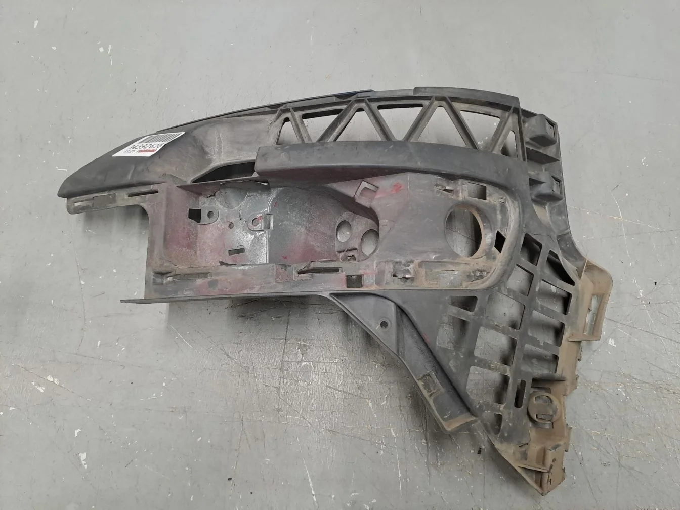 Кронштейн бампера переднего правый для Volkswagen Transporter T5 2003-2015