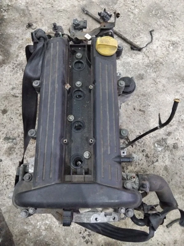 Двигатель Opel Zafira 2004