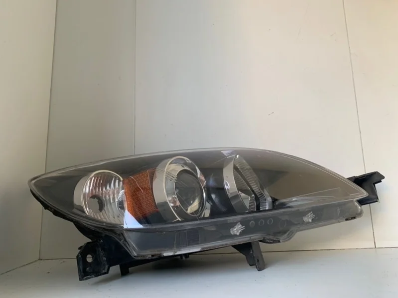 Фара галогеновая Mazda 3 2003-2009 BK