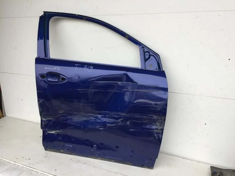 Дверь Peugeot 3008 2016-2020