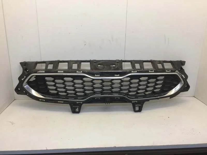 Решётка радиатора Kia Ceed 2018-2021 3