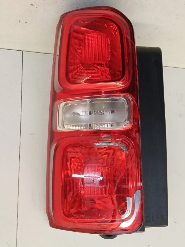 Фонарь Citroen Space Tourer 2016-2020