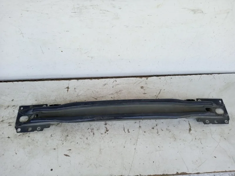 Усилитель бампера Volvo V60 2018-2021