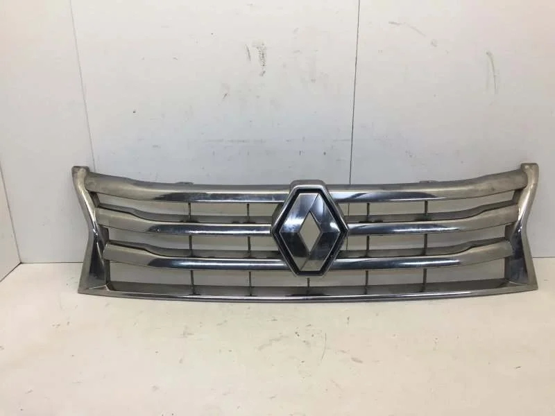 Решётка радиатора Renault Duster 2015-2020