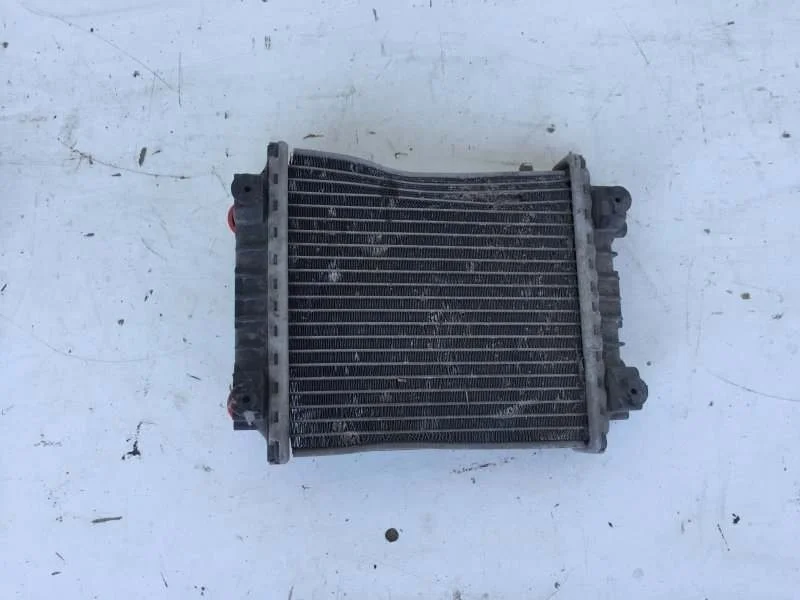 Радиатор дополнительный Audi A6 2010-2018 C7