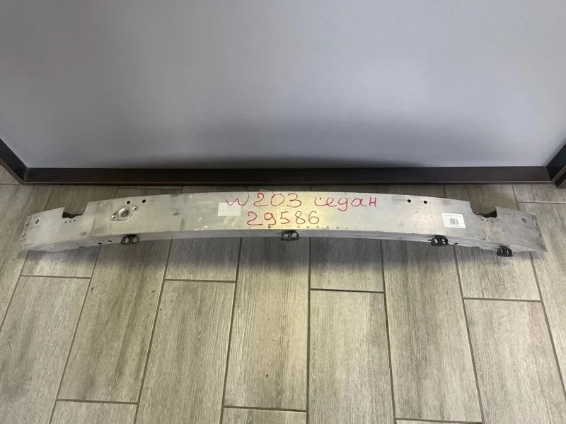 Усилитель бампера Mercedes-Benz W203
