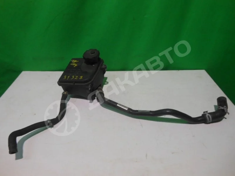 Бачок жидкости гидроусилителя Mercedes-Benz W204