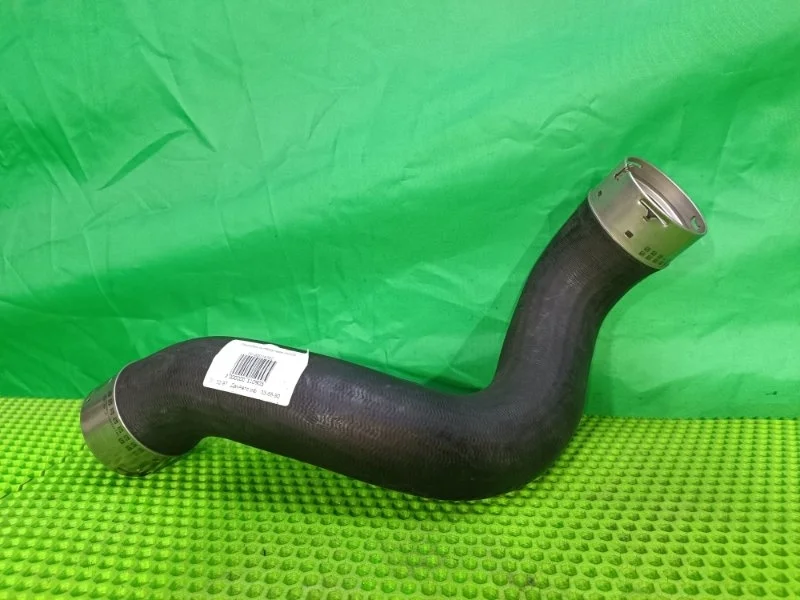 Патрубок интеркулера Mercedes-Benz W204