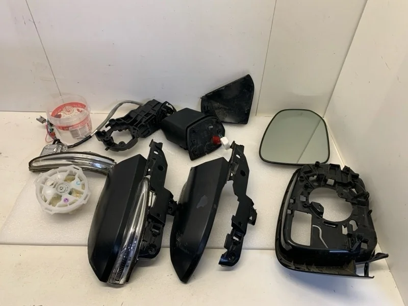 Зеркало боковое Toyota Rav4 2018-2023 XA50