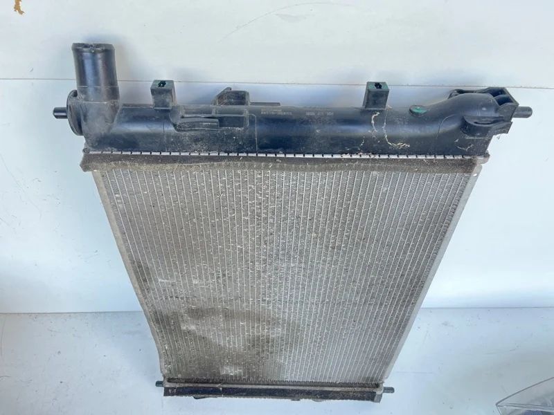 Радиатор двигателя Kia Rio 2016-2023 4