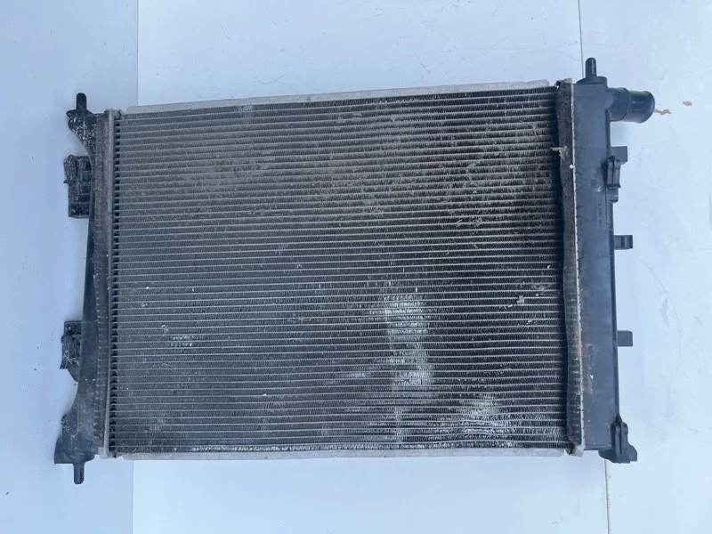 Радиатор двигателя Hyundai i20 2008-2012