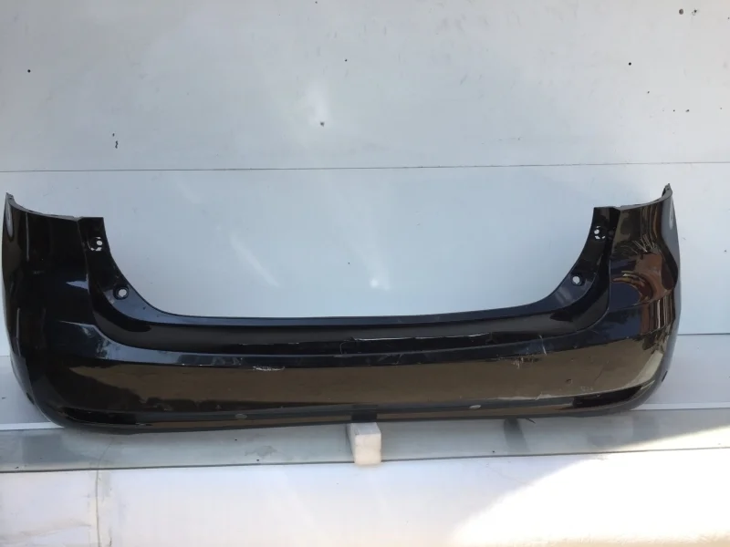 Бампер Toyota Avensis 2008-2018 3