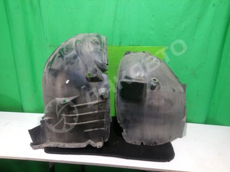 Подкрылок передняя часть Mercedes-Benz W220