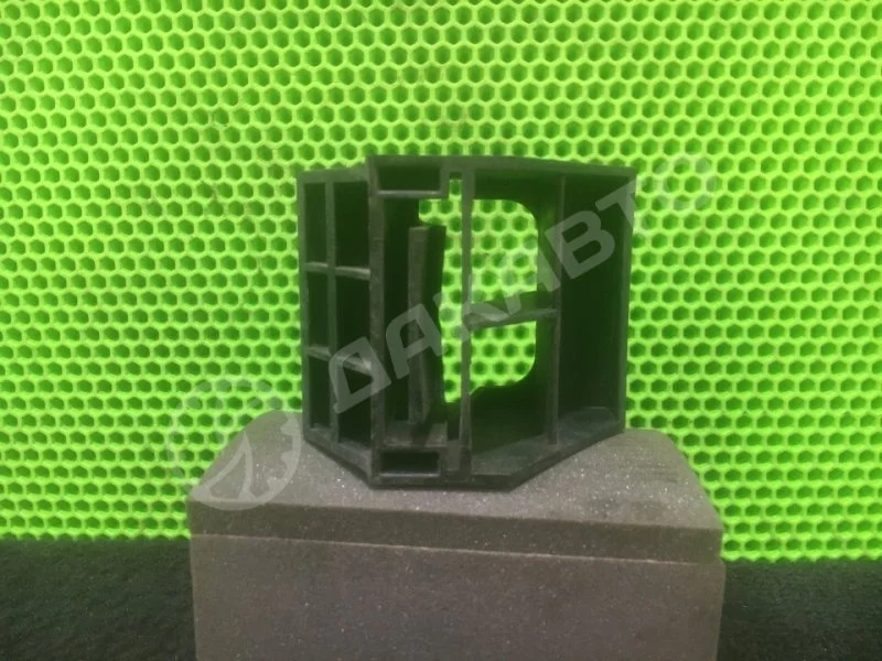 Кронштейн радиатора BMW 5 E60