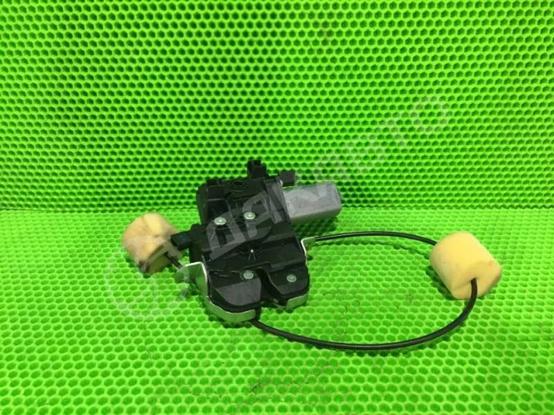 Замок багажника Mercedes-Benz W221