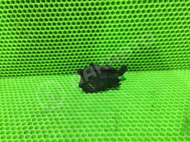 Моторчик заслонки отопителя Mercedes-Benz W163