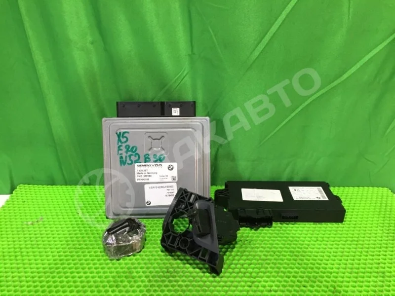 Блок управления двс BMW X5 E70