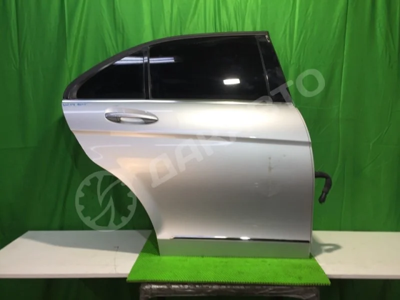 Дверь Mercedes-Benz W204