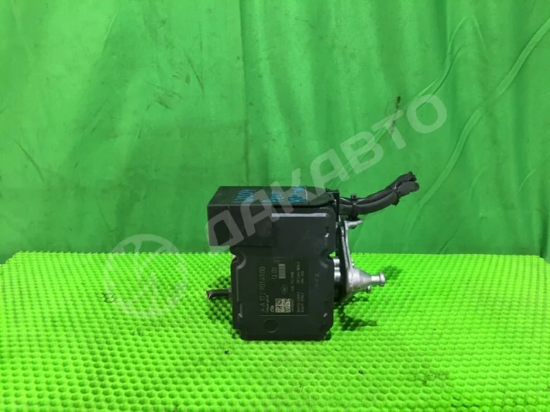 Блок abs Mercedes-Benz 2011 W204