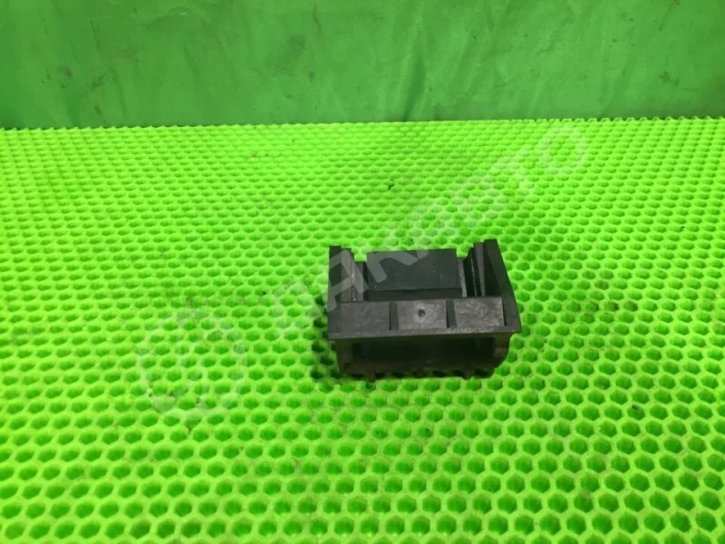 Кронштейн радиатора BMW X5 E70