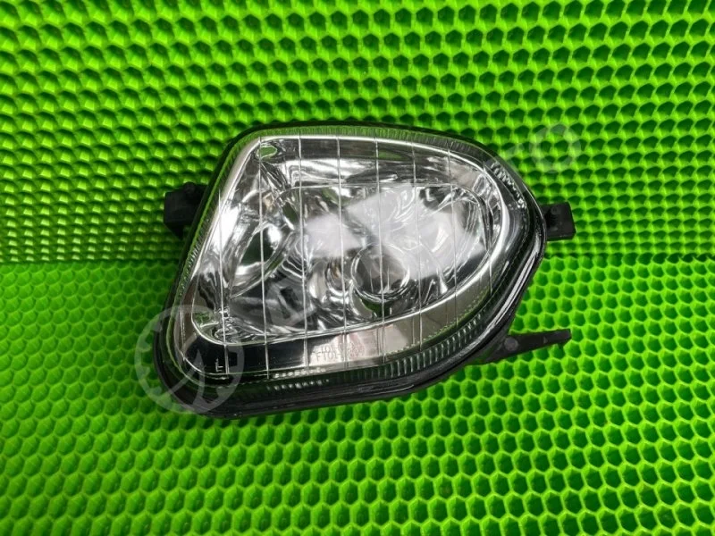 Фара противотуманная Mercedes-Benz W211