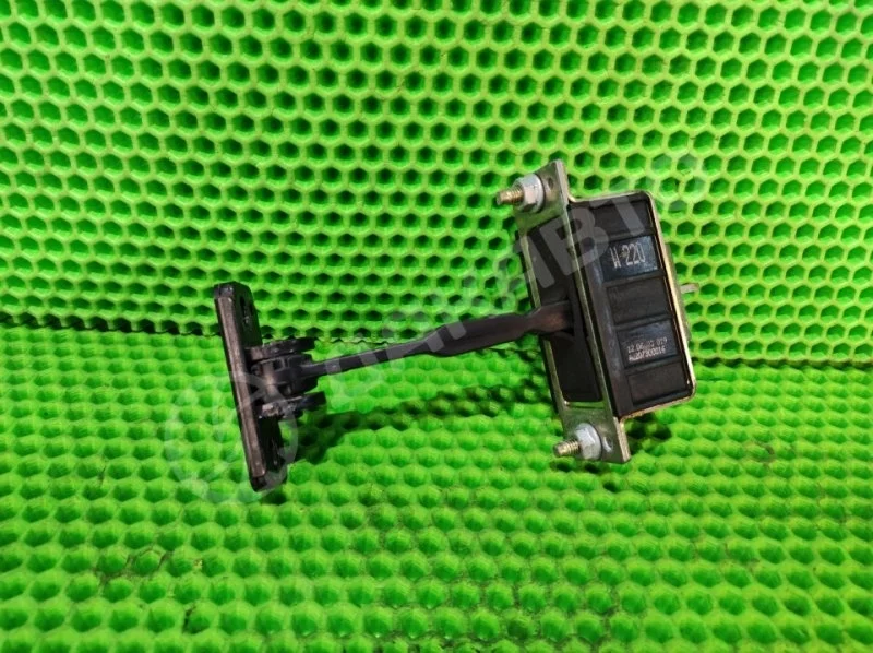 Ограничитель двери Mercedes-Benz W220