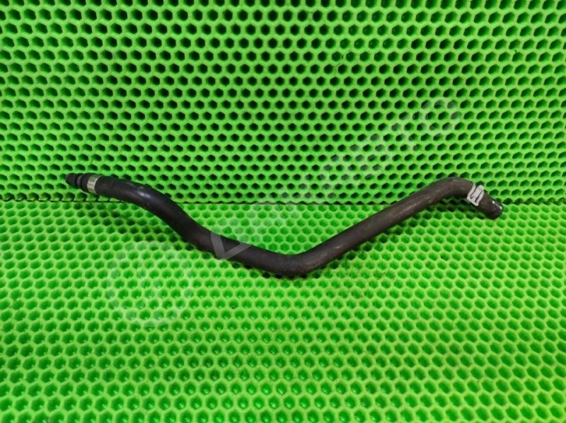 Патрубок системы охлаждения Mercedes-Benz W221