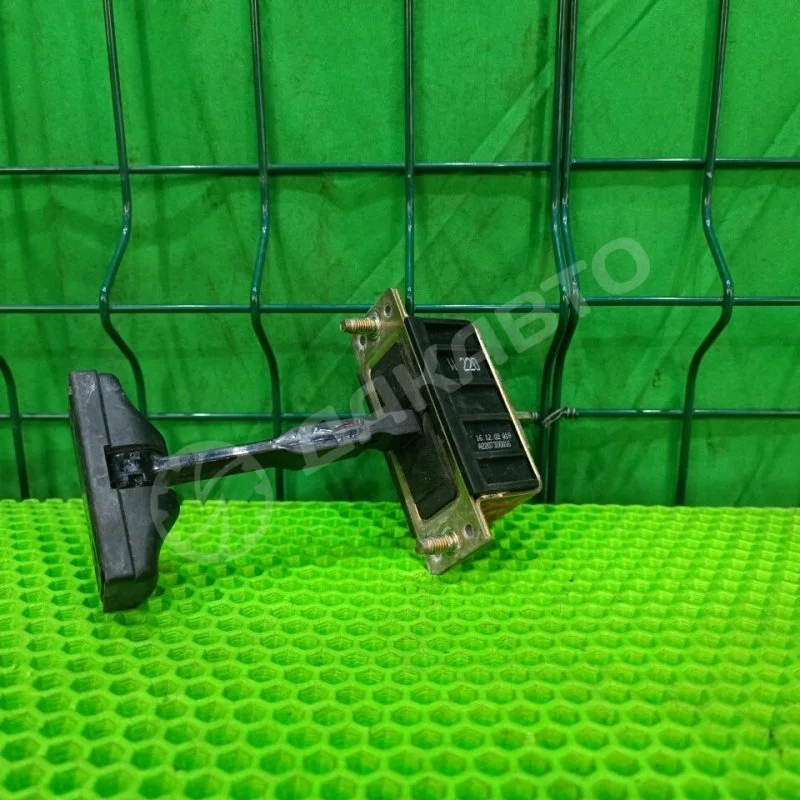 Ограничитель двери Mercedes-Benz W220