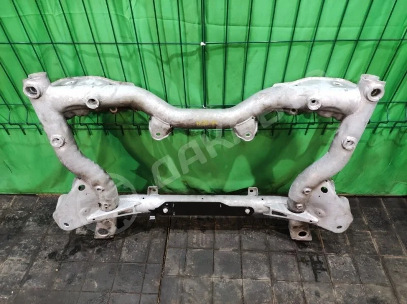 Подрамник Mercedes-Benz W204