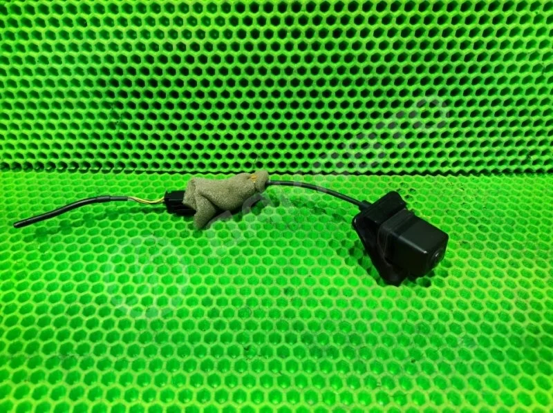 Камера заднего вида Mercedes-Benz W204