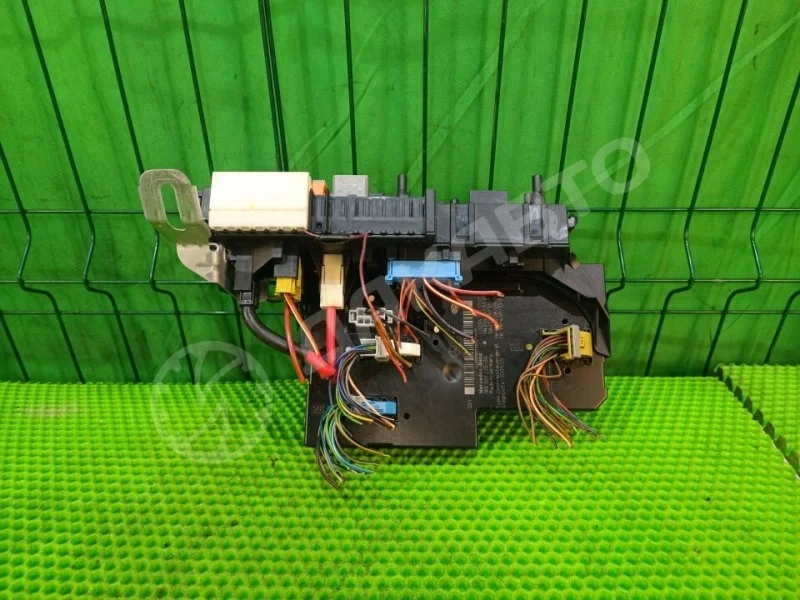 Блок sam Mercedes-Benz W204