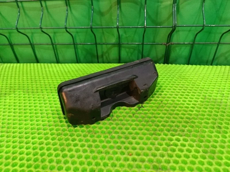 Упор домкрата Mercedes-Benz W204