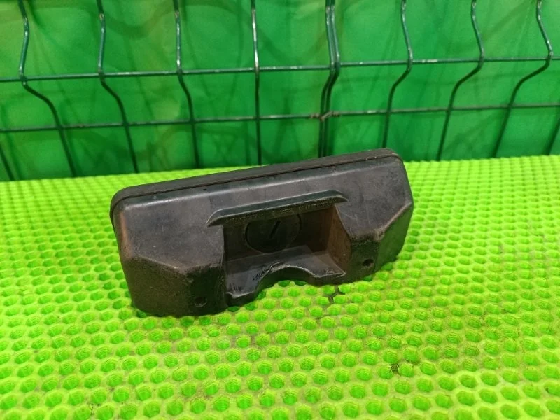 Упор домкрата Mercedes-Benz W204